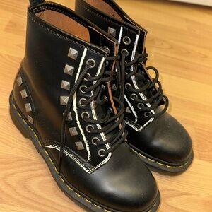 Womens Dr. Martens 1460 Stud 8-Eye Boot Black Rolled Vintage